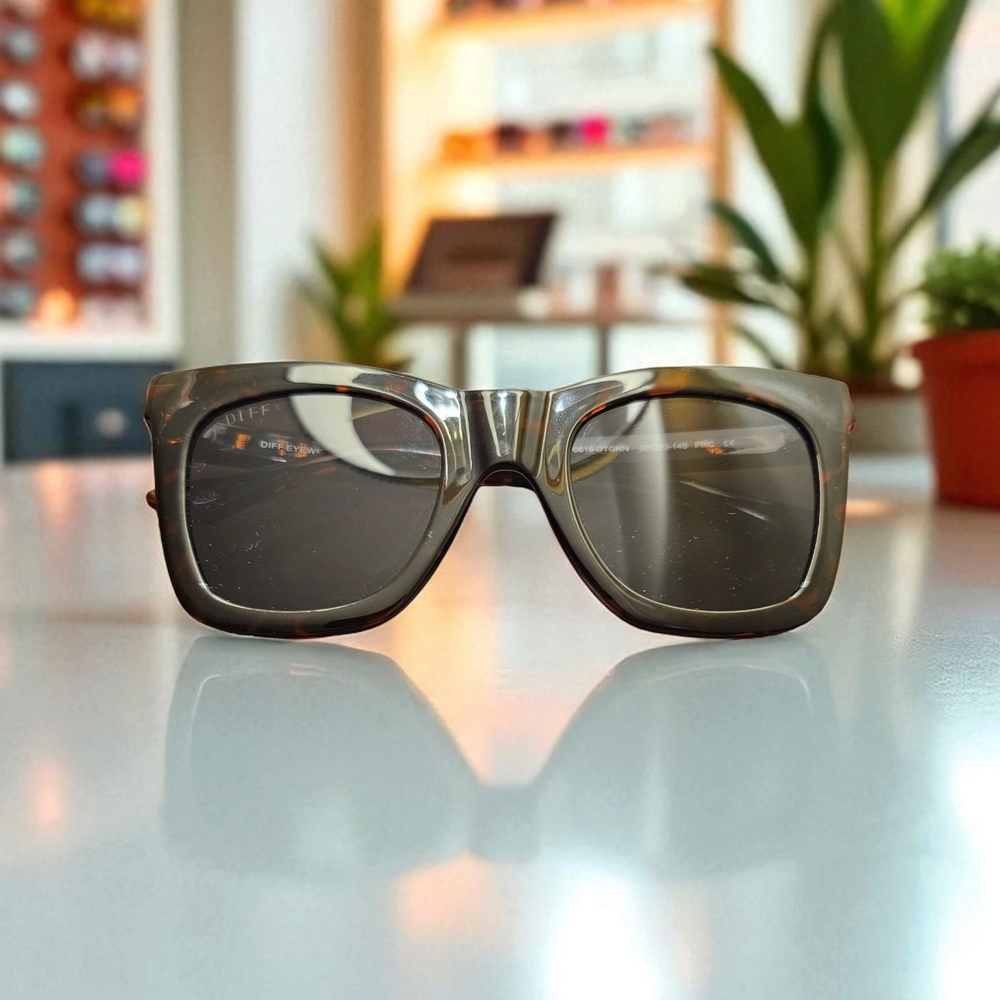 Diff Eyewear Tortoise Shell Oversized Square Sung… - image 1